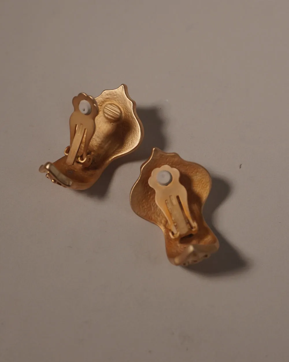 VINTAGE PASTEL ETRUSCAN CLIP ONS