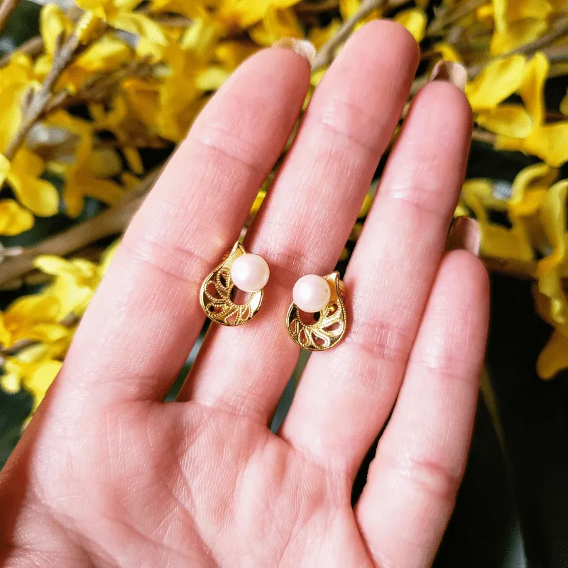 Vintage - Pearl On Leaf Clip-On Earrings