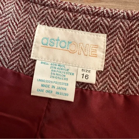 VINTAGE WOOL LADY JACKET ASTOR ONE BURGUNDY MAROON HERRINGBONE WINTER BLAZER