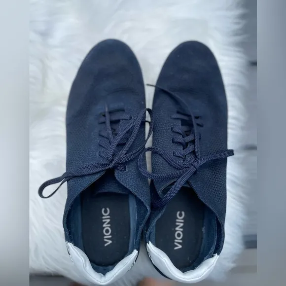Vionic Men's size  11.5  Tucker Lace-up Casual Sneaker  navy blue