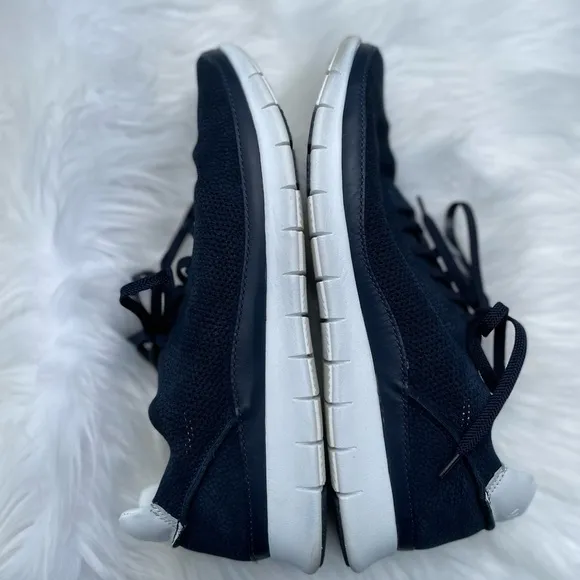 Vionic Men's size  11.5  Tucker Lace-up Casual Sneaker  navy blue