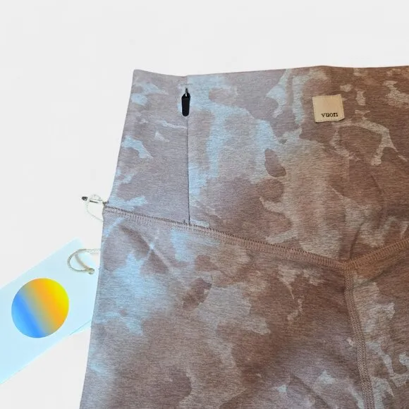 Vuori Womens Clean Elevation Shorty Bike Shorts In Dogwood Washed Flower XS NWT