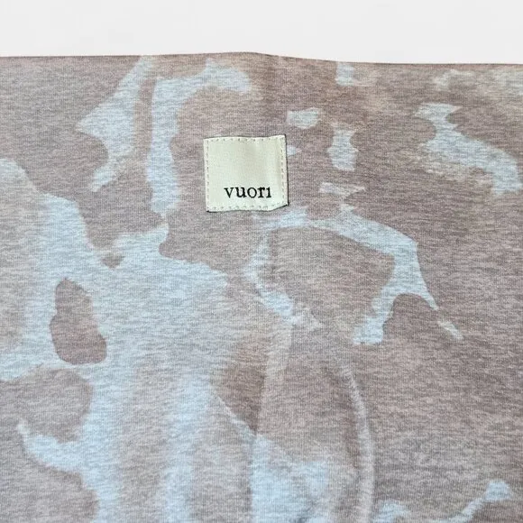 Vuori Womens Clean Elevation Shorty Bike Shorts In Dogwood Washed Flower XS NWT