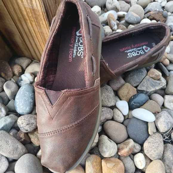 W Bob's Skechers Women's Brown Casual Shoes 8.5 With Memory Foam