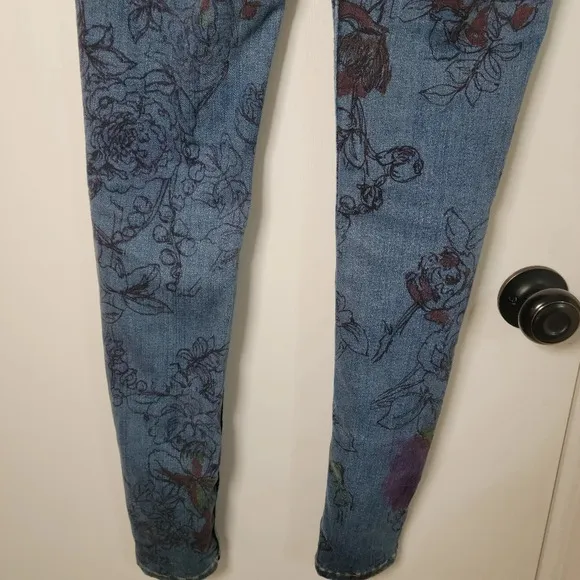 We The Free Free People Skinny Distressed Floral Jeans | Free People Jeans | 27