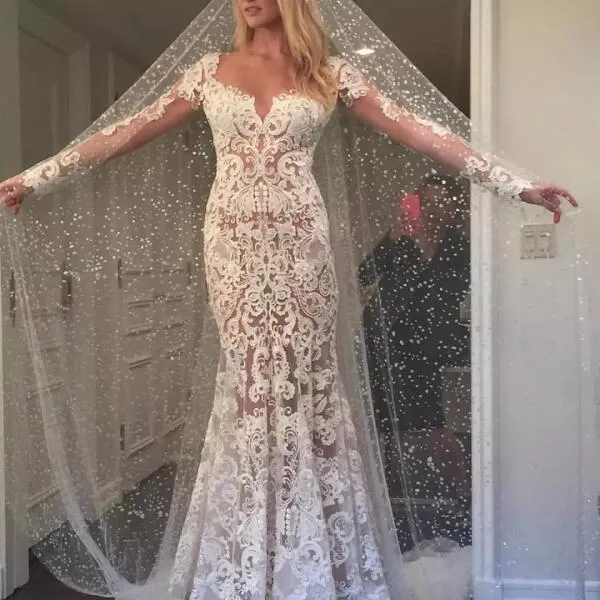 White Romantic Wedding Dresses, Long Appliques Backless Wedding Dresses Lace , WD0324