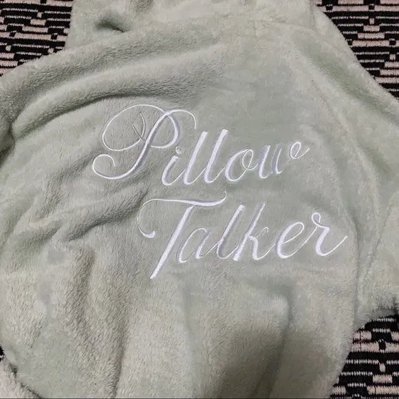 Wildfox Pillow Talker embroidred mint green plush loungewear robe Medium