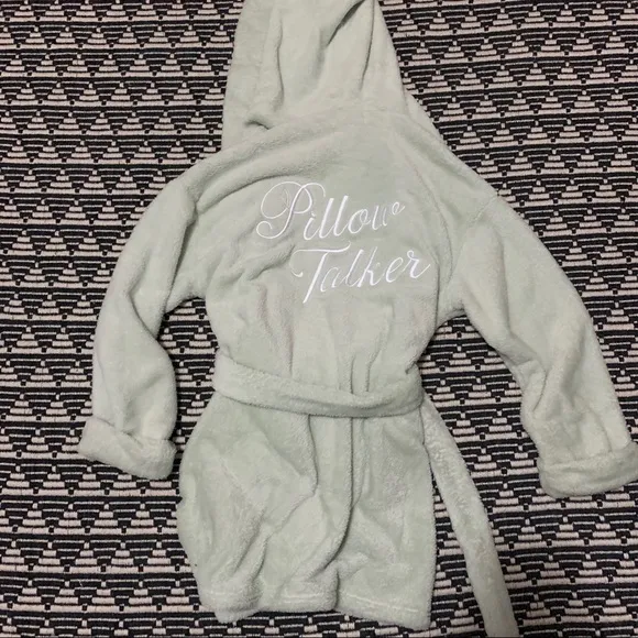Wildfox Pillow Talker embroidred mint green plush loungewear robe Medium