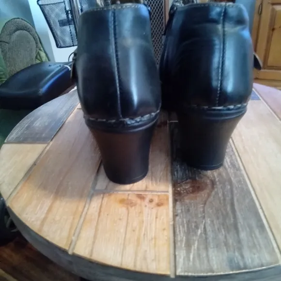 Women's JOSEPH SEIBEL Black Leather Ankle Boots size 39 US 8.5 With Zipper