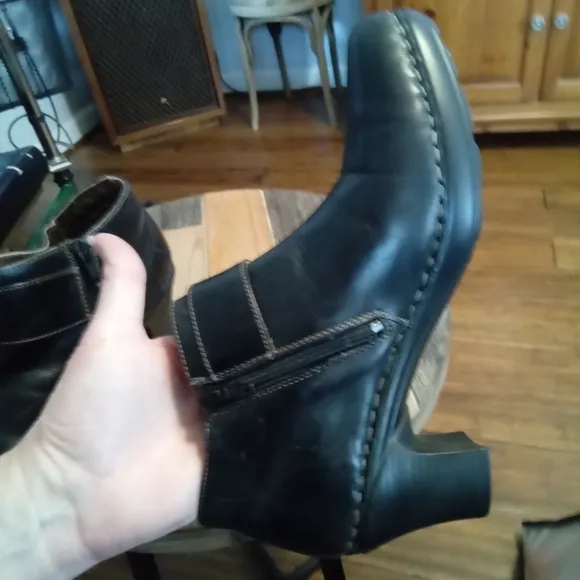 Women's JOSEPH SEIBEL Black Leather Ankle Boots size 39 US 8.5 With Zipper