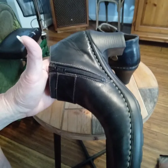 Women's JOSEPH SEIBEL Black Leather Ankle Boots size 39 US 8.5 With Zipper