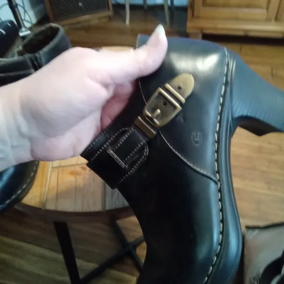 Women's JOSEPH SEIBEL Black Leather Ankle Boots size 39 US 8.5 With Zipper