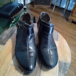 Women's JOSEPH SEIBEL Black Leather Ankle Boots size 39 US 8.5 With Zipper