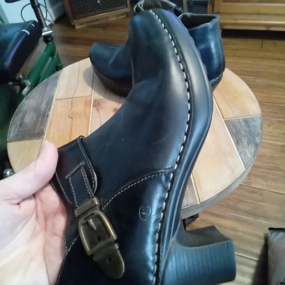 Women's JOSEPH SEIBEL Black Leather Ankle Boots size 39 US 8.5 With Zipper