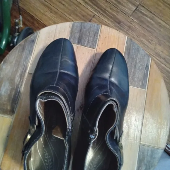 Women's JOSEPH SEIBEL Black Leather Ankle Boots size 39 US 8.5 With Zipper