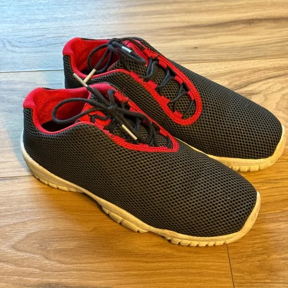 Youth 6Y Air Jordan Future Low BG Shoes / Sneakers