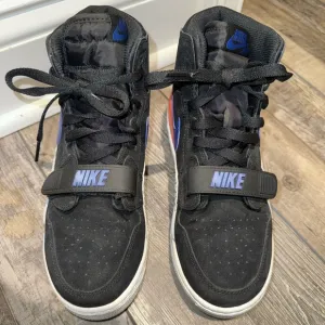 Youth Air Jordans Size 7 Pre-owned