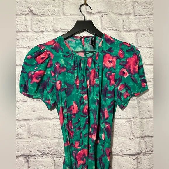 Zara Green / Pink Floral Midi / Maxi Dresx with Slit and Puff Cap Sleeves Size M