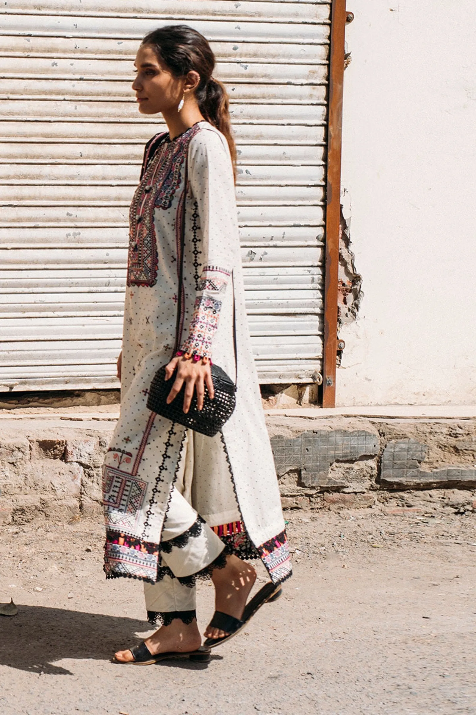 ZIBA (ZW21-10) |  Zaha Hamrahi Winter Collection 2021 | Unstitched Embroidered Karandi Suits